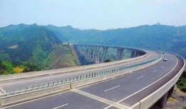 网友爆料京哈高速视频最新,惊险瞬间引发网友热议